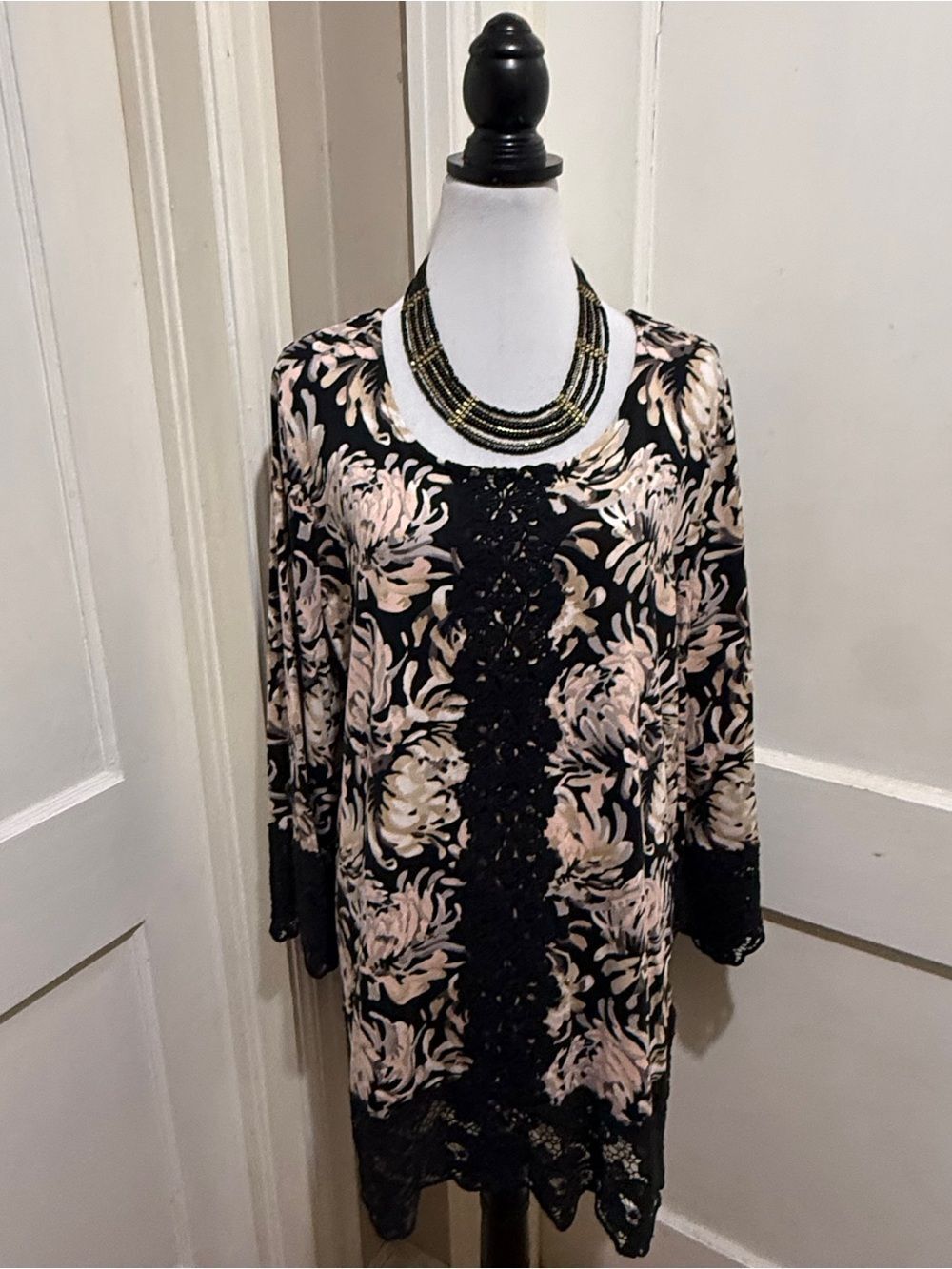 Isaac Mizrahi Black and Blush Floral Lace-Trim Tunic